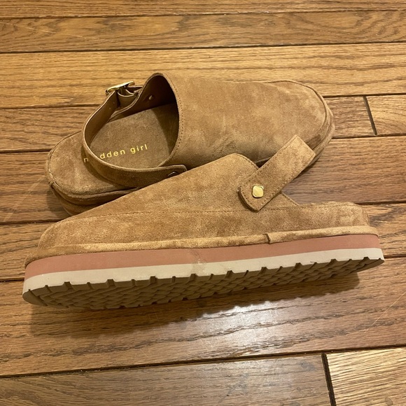 Madden Girl Suede Casual Platform Slide Mules - Picture 2 of 4